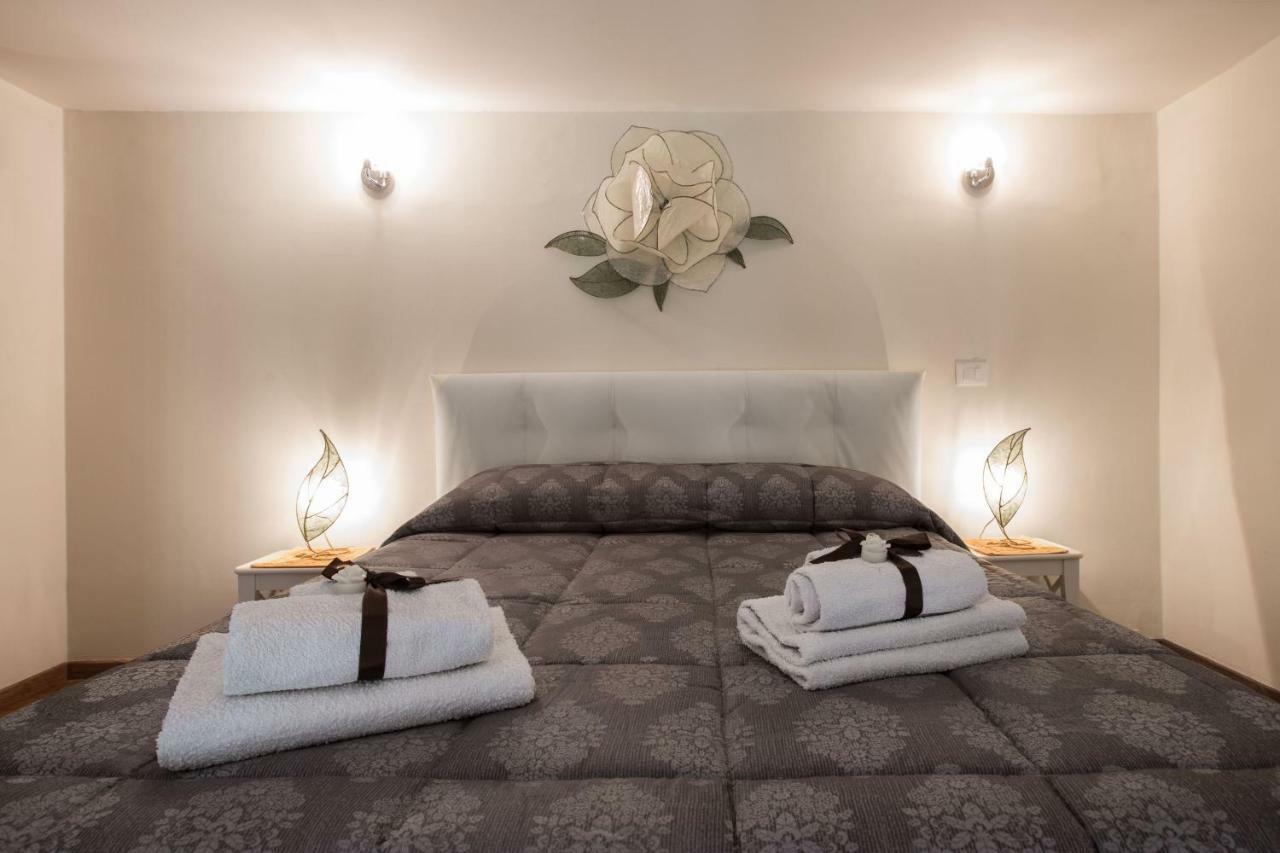 Charming Suite Cavour Heart Of Firenze Eksteriør bilde