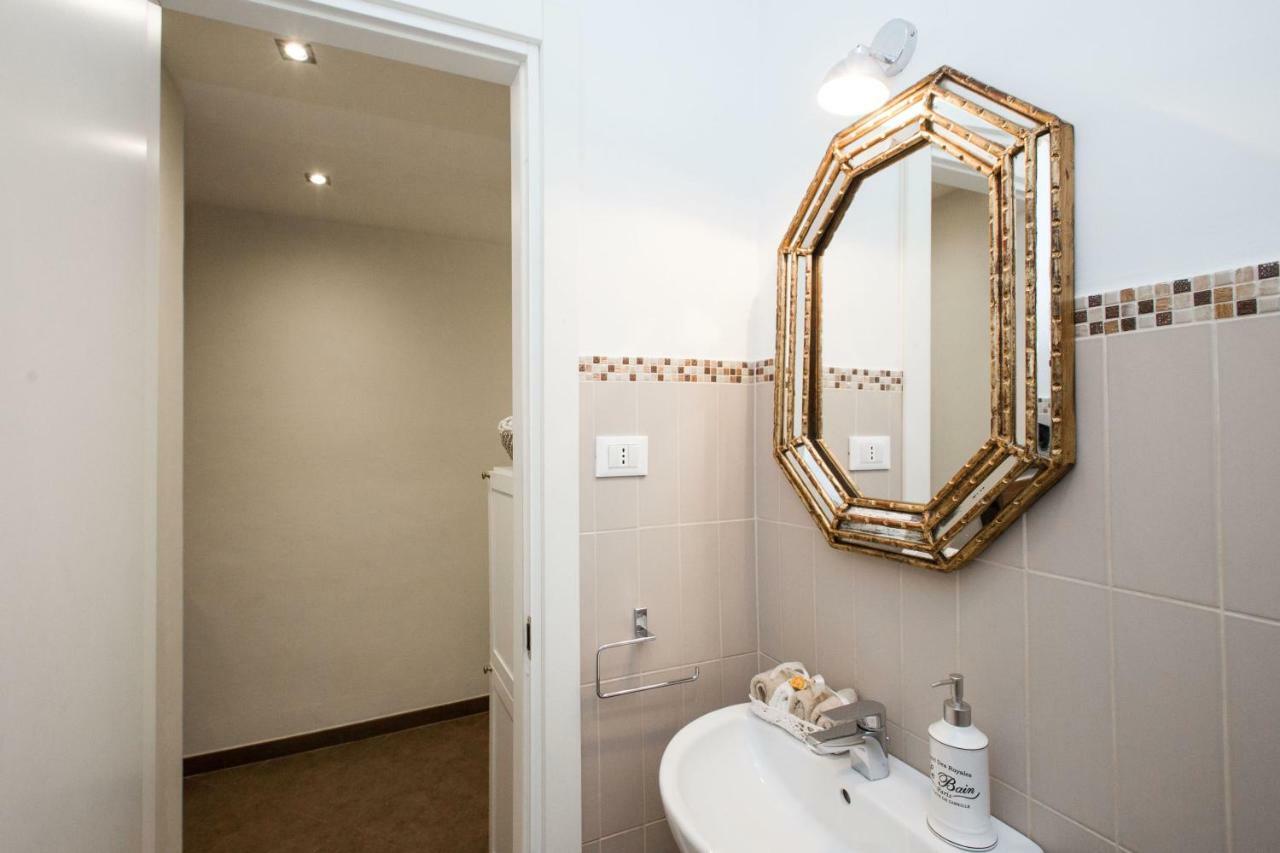 Charming Suite Cavour Heart Of Firenze Eksteriør bilde
