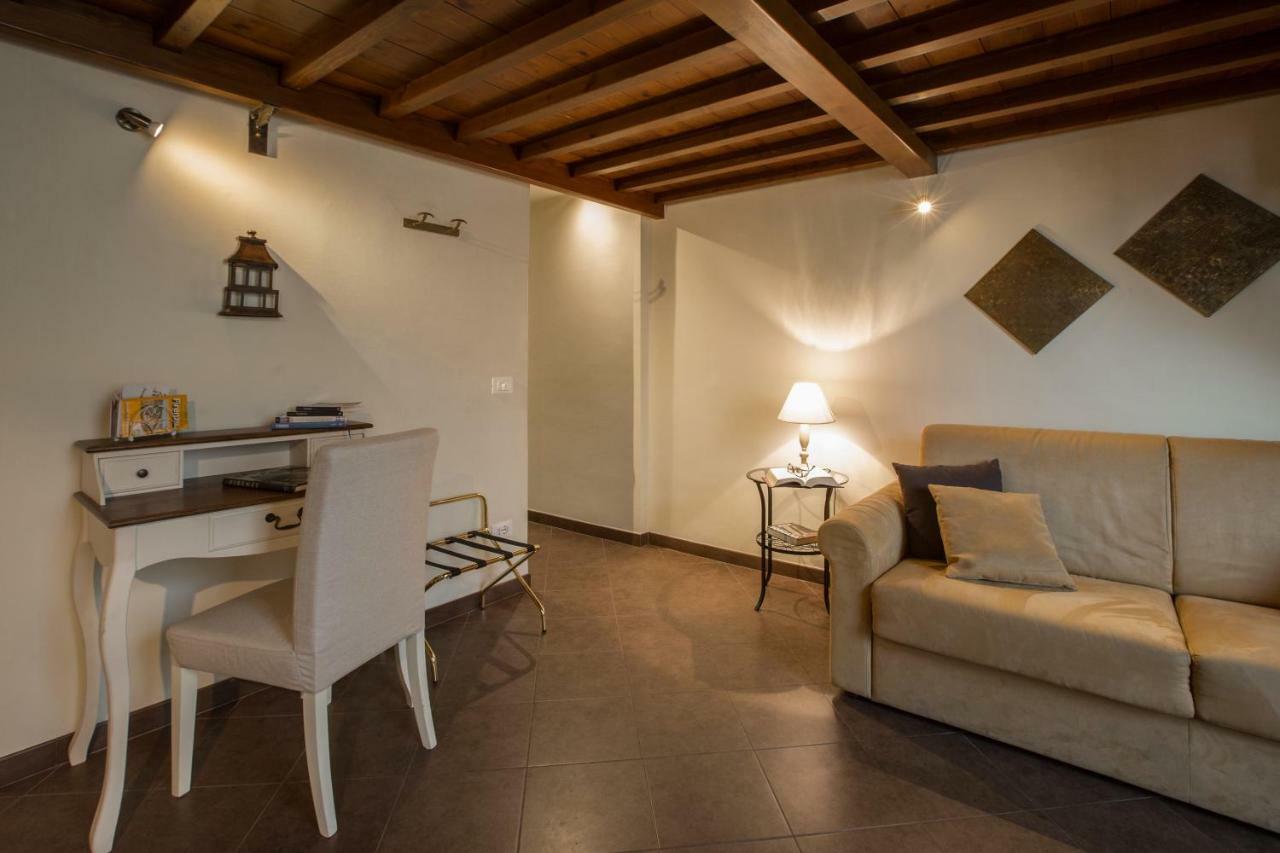 Charming Suite Cavour Heart Of Firenze Eksteriør bilde