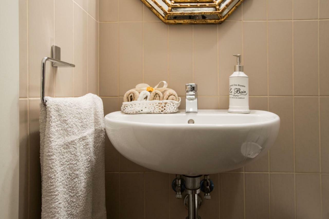 Charming Suite Cavour Heart Of Firenze Eksteriør bilde